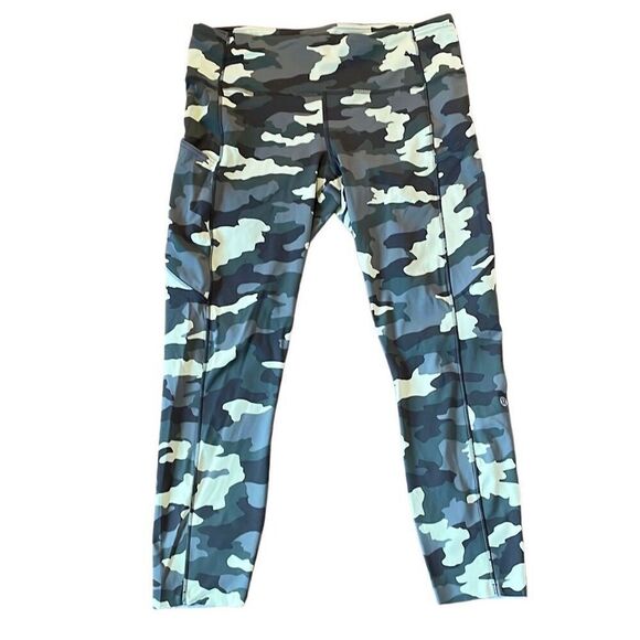 Lululemon 23” crop camo pocket leggings 12 - Picture 3 of 14